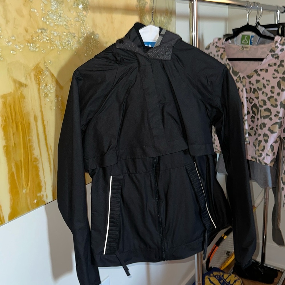 Lululemon wind breaker